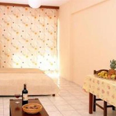 Danaos Beach Apartments Sfáka Екстериор снимка